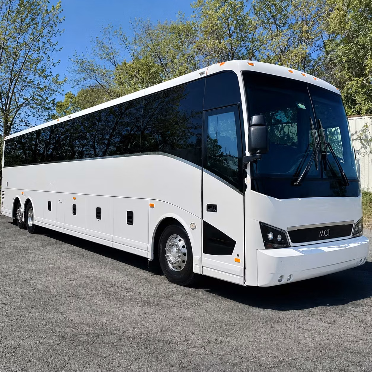 coachbuswestminsterco com makes it possible to book long distance sports team transportation from westminster